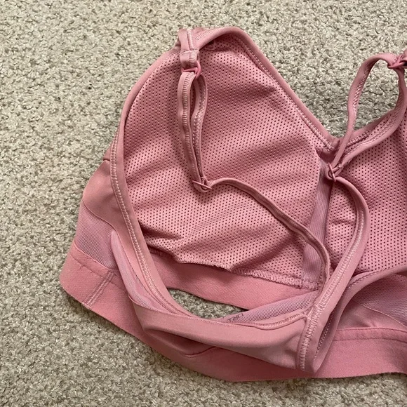 Nike Dri Fit light pink sports bra crop top removable pads adjustable strap M - Picture 3 of 4